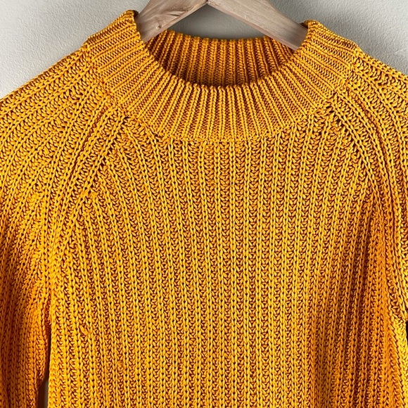 NOVIS “THE CURTIS SWEATER” Size Small
